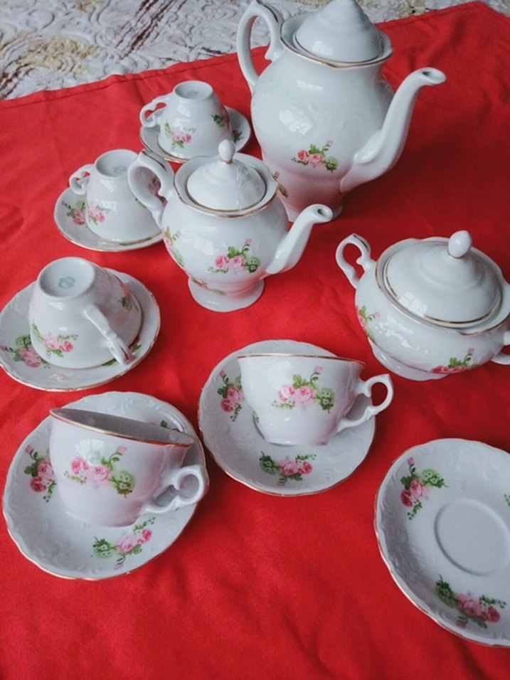 Çiçek Desenli Beyaz Porselen Çay Takımı - Görsel 4