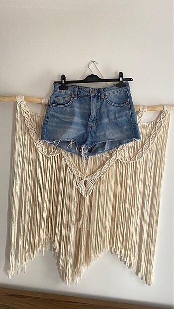 H&M distressed yüksek bel jean şort