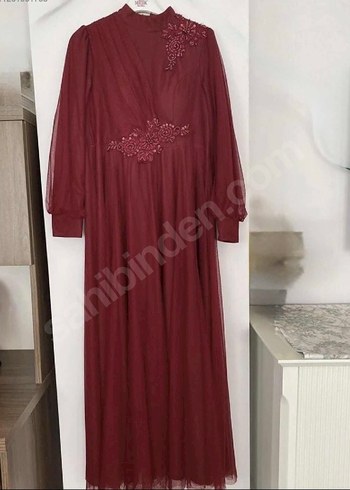 Bordo Nakışlı Uzun Kollu Tesettür Elbise - Görsel 3