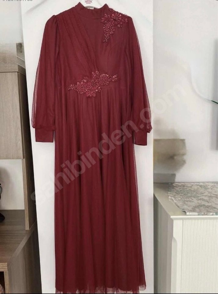 Bordo Nakışlı Uzun Kollu Tesettür Elbise - Görsel 3