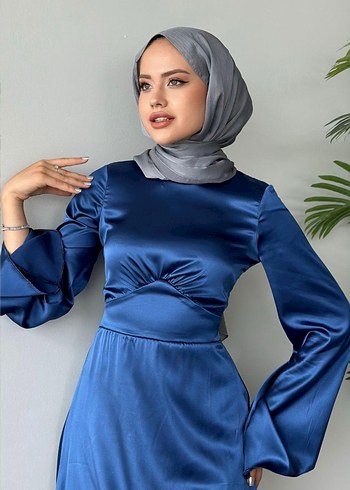 Kadın Lacivert Uzun Kollu Saten Elbise 36 beden 1 kez giyilmiş - Görsel 2