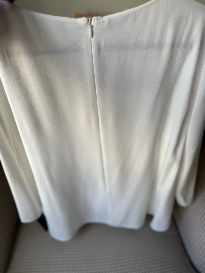 Emporio Armani Kadın Ekru Uzun Kollu Dökümlü Bluz - Görsel 2