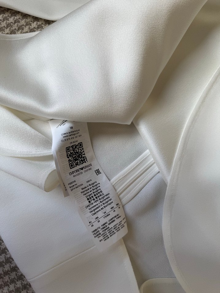 Emporio Armani Kadın Ekru Uzun Kollu Dökümlü Bluz - Görsel 4