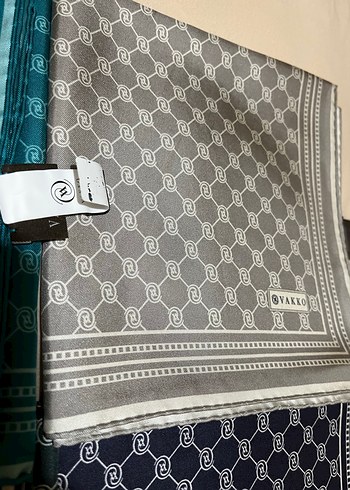 Monogram twil ipek eşarp