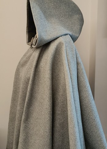 Gri Kapüşonlu Kadın Panço - Görsel 3