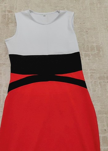 Kolsuz Kırmızı Kalem Elbise - Görsel 2