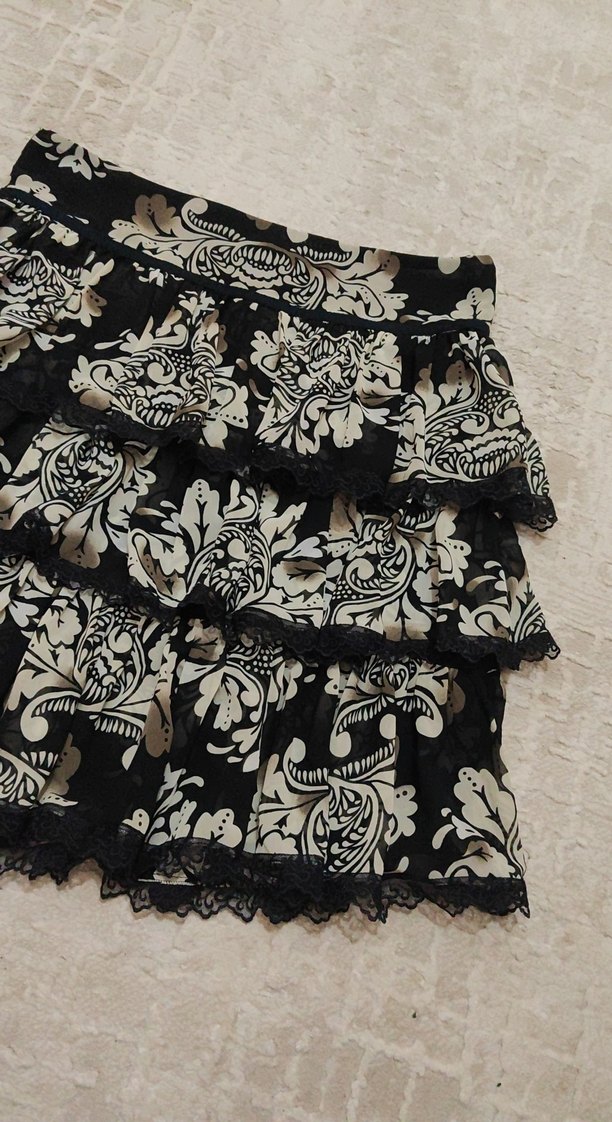 Siyah Desenli Fırfırlı Mini Etek - Görsel 2