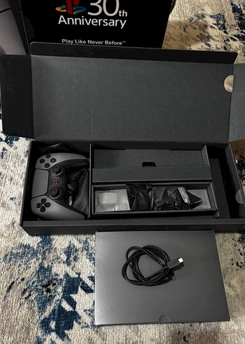 Sony PlayStation 4 Dijital Sürüm ve DualSense Kontrolcü - Görsel 2