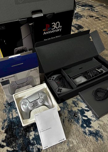 Sony PlayStation 4 Dijital Sürüm ve DualSense Kontrolcü - Görsel 3