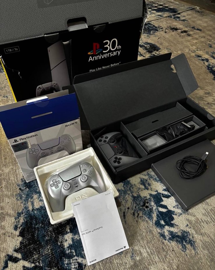 Sony PlayStation 4 Dijital Sürüm ve DualSense Kontrolcü - Görsel 3