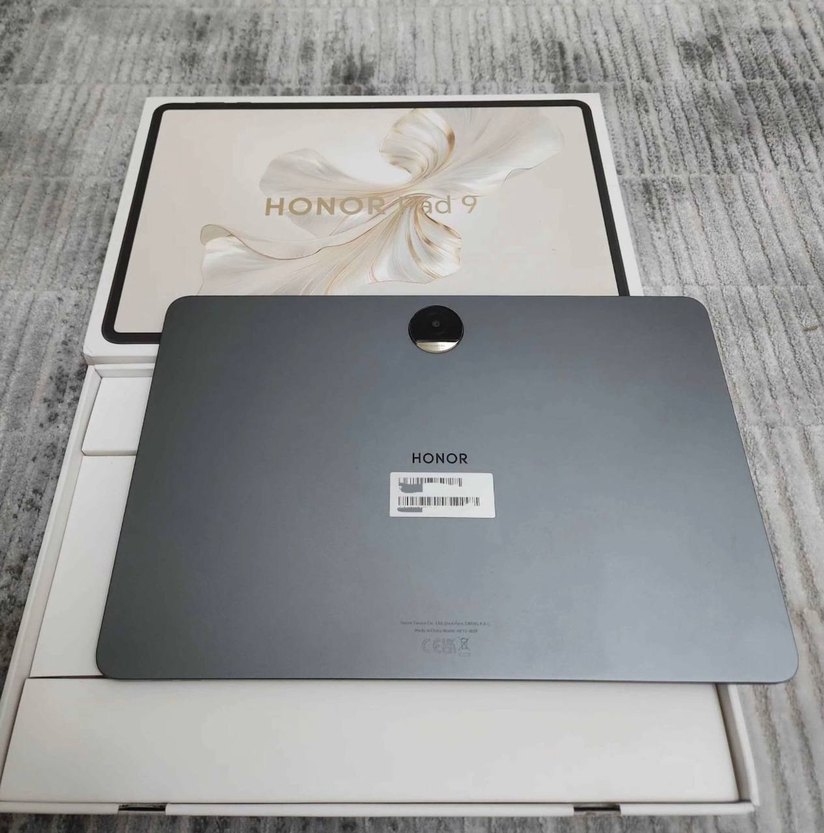 Beyaz HONOR Tablet ve Şarj Aleti - Görsel 3