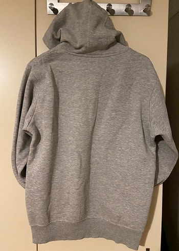 Gri Kapüşonlu FilA Baskılı Sweatshirt - Görsel 3