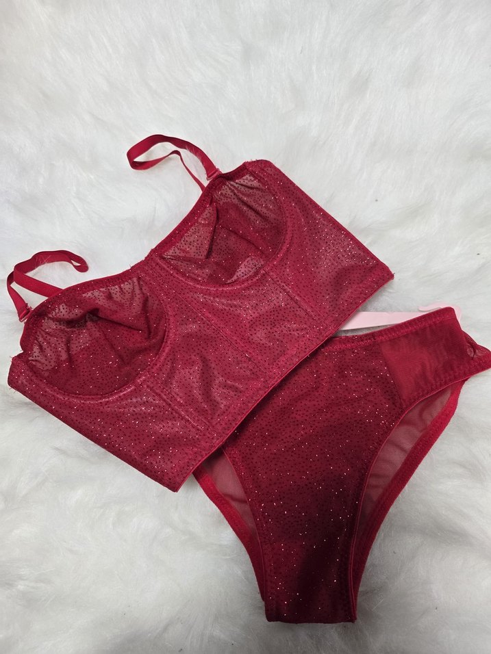 Kırmızı Parlak Büstiyer Takımı - Görsel 2
