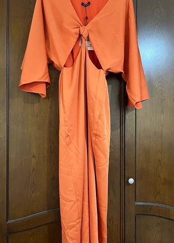 Uzun, V Yakalı Turuncu Kadın Elbise - Görsel 3