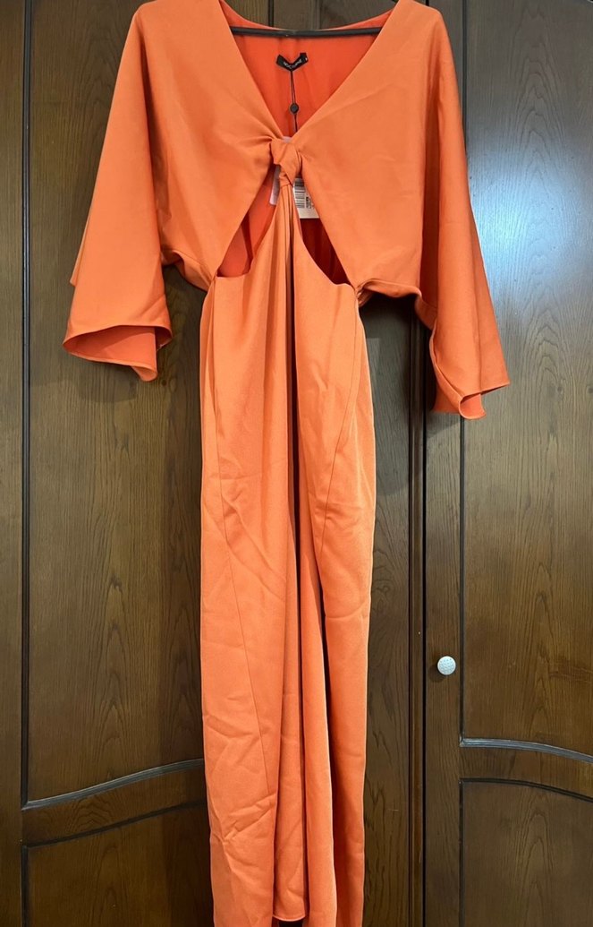 Uzun, V Yakalı Turuncu Kadın Elbise - Görsel 3