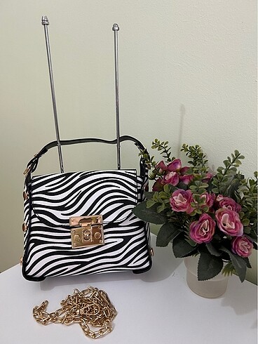 Zebra desenli çanta