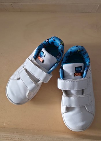 Adidas beyaz Erkek Çocuk Cırt Cırtlı Spor Ayakkabı - Görsel 3