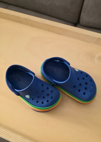 Crocs 22