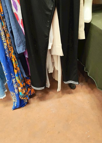 Siyah V Yaka Mini Tişört - Görsel 2