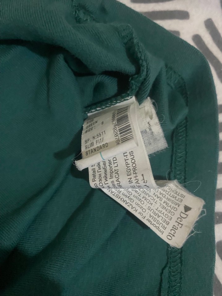 Erkek Koyu Yeşil V Yaka Kısa Kollu Tişört - Görsel 3