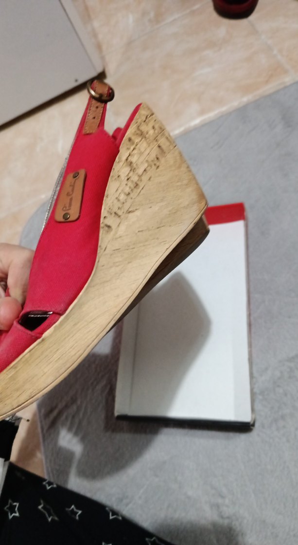 Kırmızı Tokalı Kadın Dolgu Topuklu Ayakkabı - Görsel 5