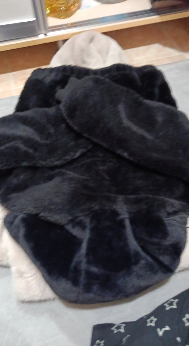 Siyah Kapüşonlu Kürk - Görsel 2