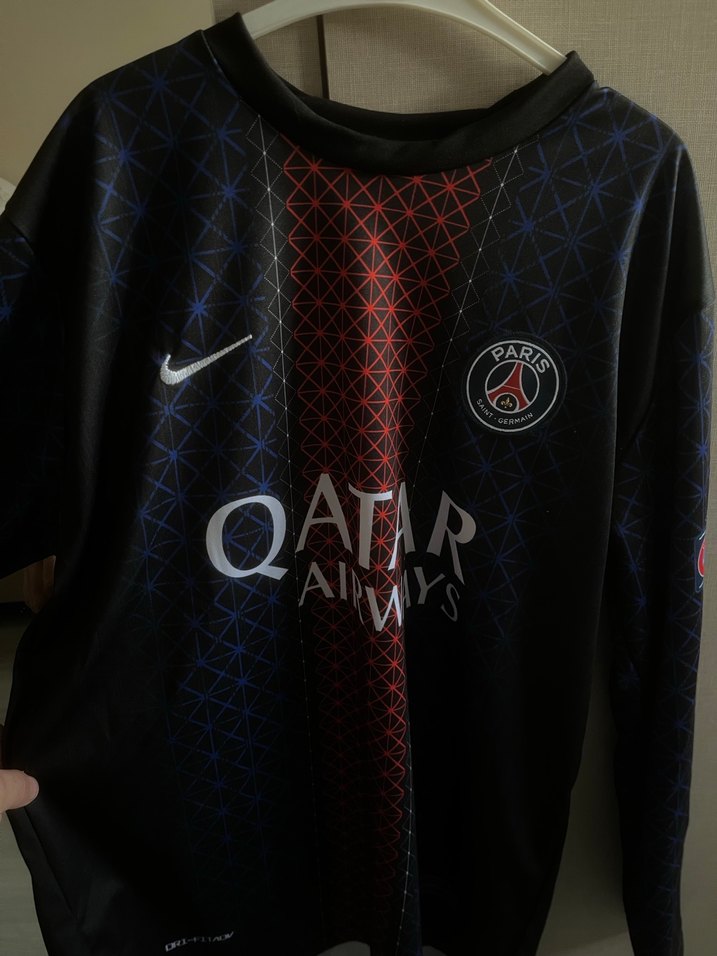 Siyah Kapüşonlu Uzun Kollu Erkek Forma - Görsel 3