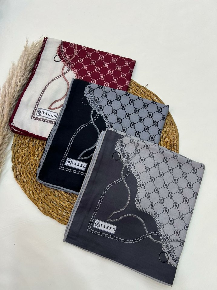 Zincir Detaylı Kadın Kahverengi Şal - Görsel 5