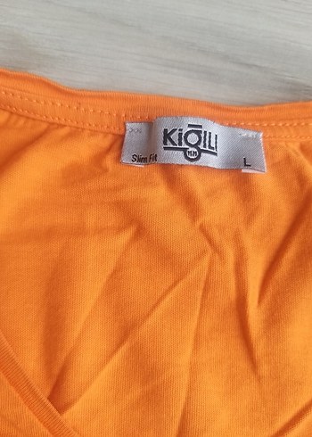 KIĞILI MARKA Turuncu V Yaka  Erkek Tişört - Görsel 2