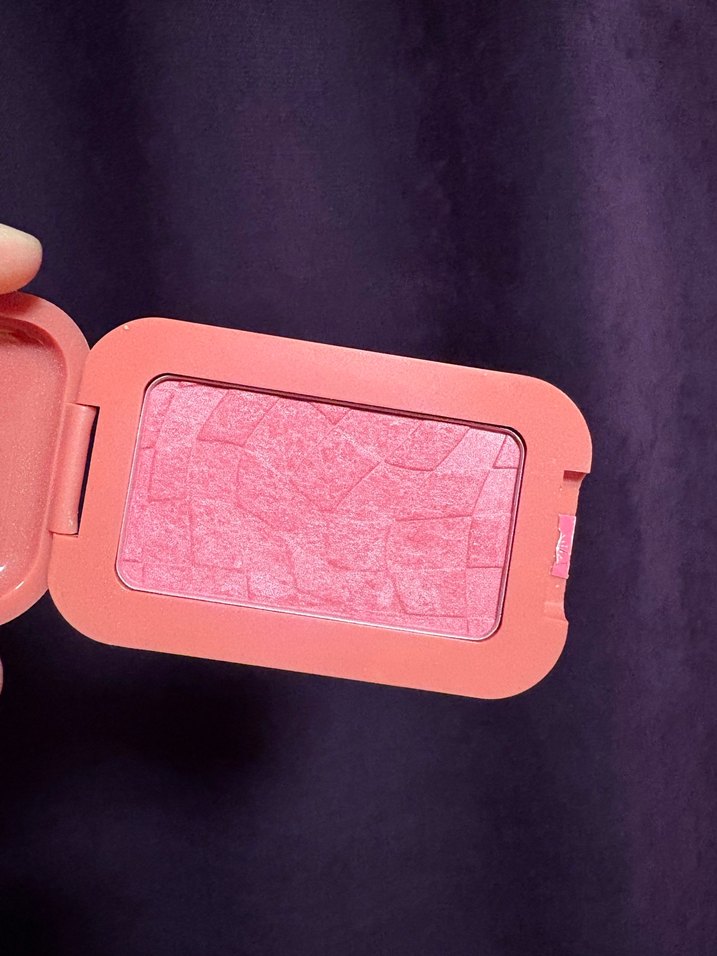 NYX Buttermelt Açık Pembe Allık - Görsel 3