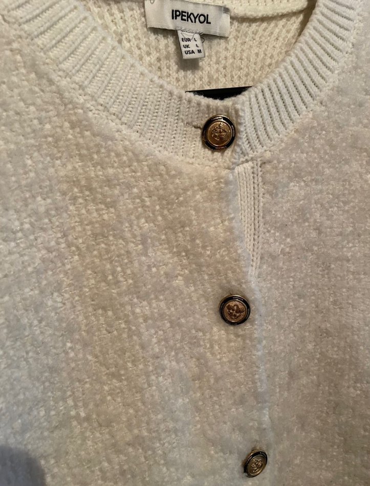 Düğmeli Ekru Kadın Yün Görünümlü Hırka - Görsel 2