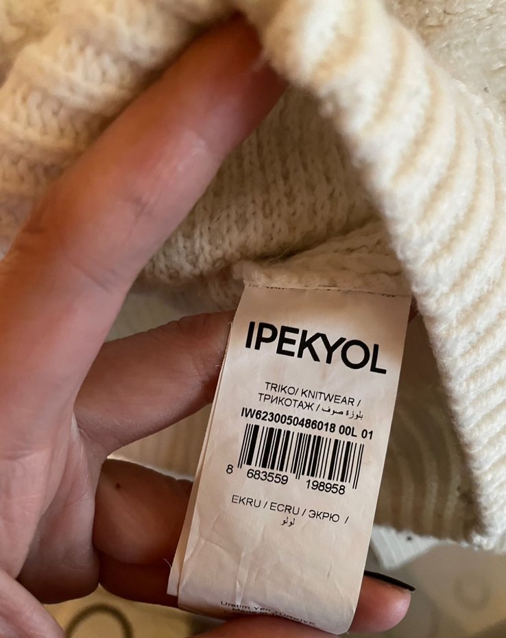 Düğmeli Ekru Kadın Yün Görünümlü Hırka - Görsel 3