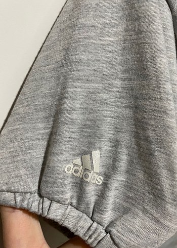 Gri Kadın Kısa Kollu Kapüşonlu Tenis Elbisesi - Görsel 3