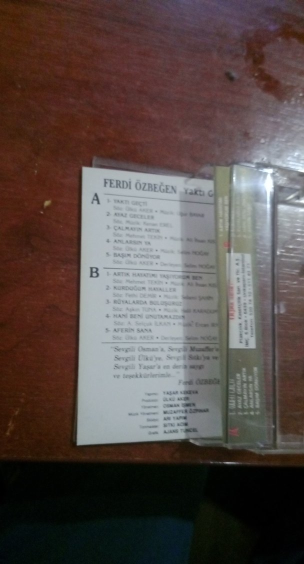 Ferdi Özbeğen - Yaktı Geçti Kaset - Görsel 3