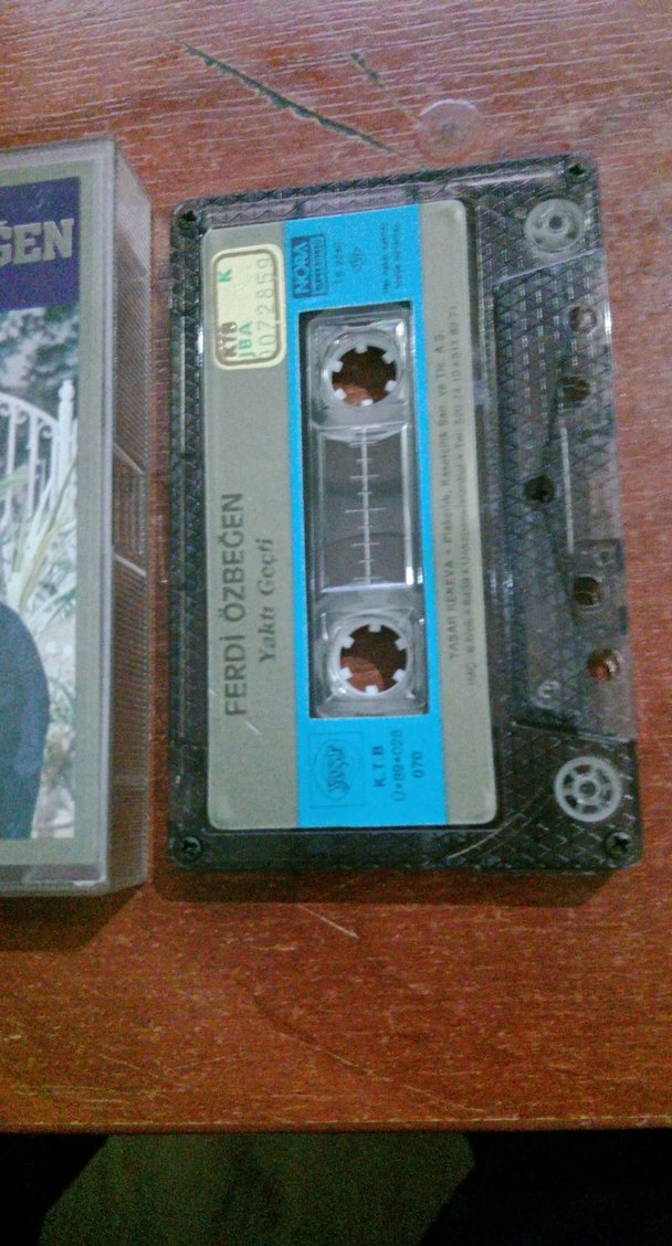 Ferdi Özbeğen - Yaktı Geçti Kaset - Görsel 2