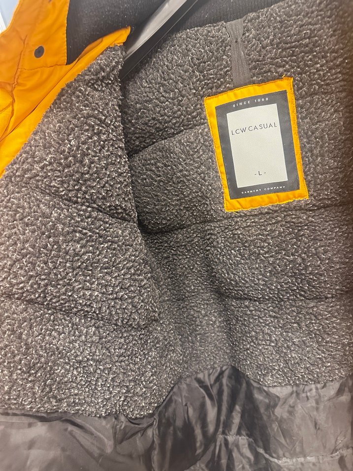 Sarı Kapüşonlu Erkek Kaban - Görsel 4