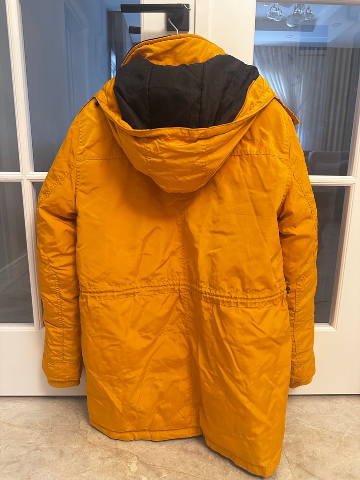 Sarı Kapüşonlu Erkek Kaban - Görsel 3