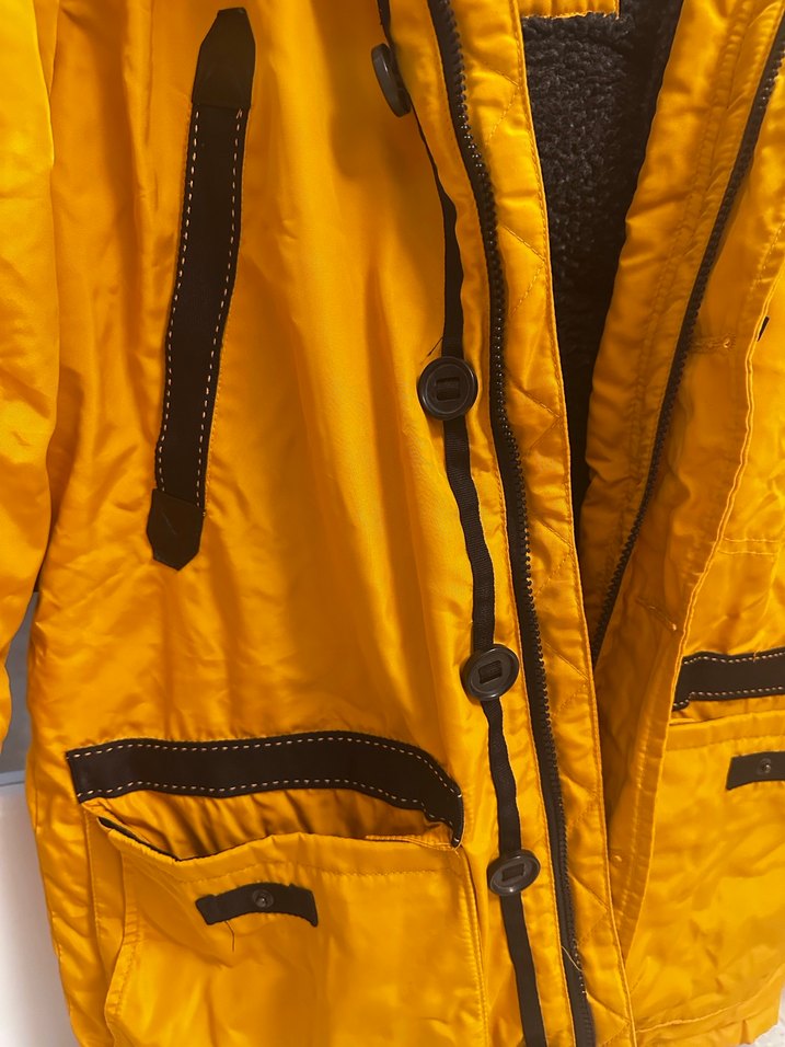 Sarı Kapüşonlu Erkek Kaban - Görsel 5