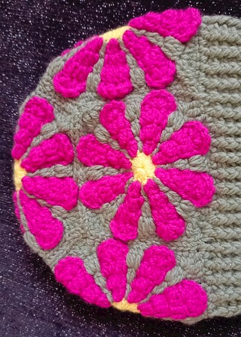 Çiçek Nakışlı Renkli Örgü kadın Bere ve Eldiven - Görsel 4