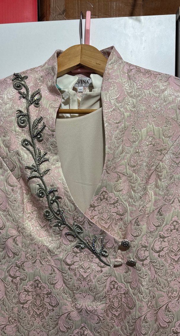 Düğmeli, Nakış Detaylı Uzun Pembe Abiye - Görsel 2