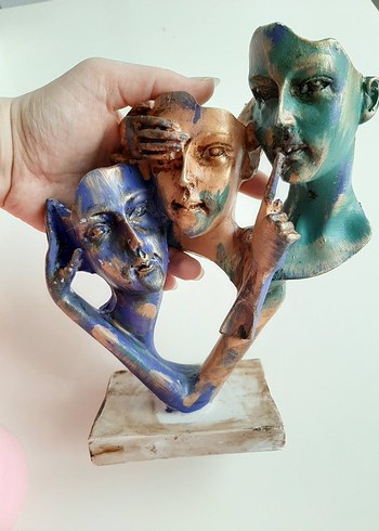 Soyut Mavi Figürin Üç Yüzlü Heykel - Görsel 2