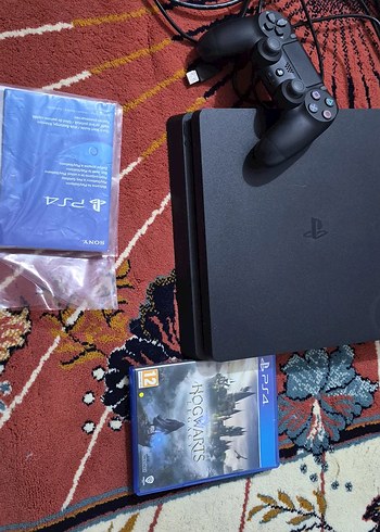 Sony PS4 Slim Oyun Konsolu ve Hogwarts Oyunu - Görsel 3