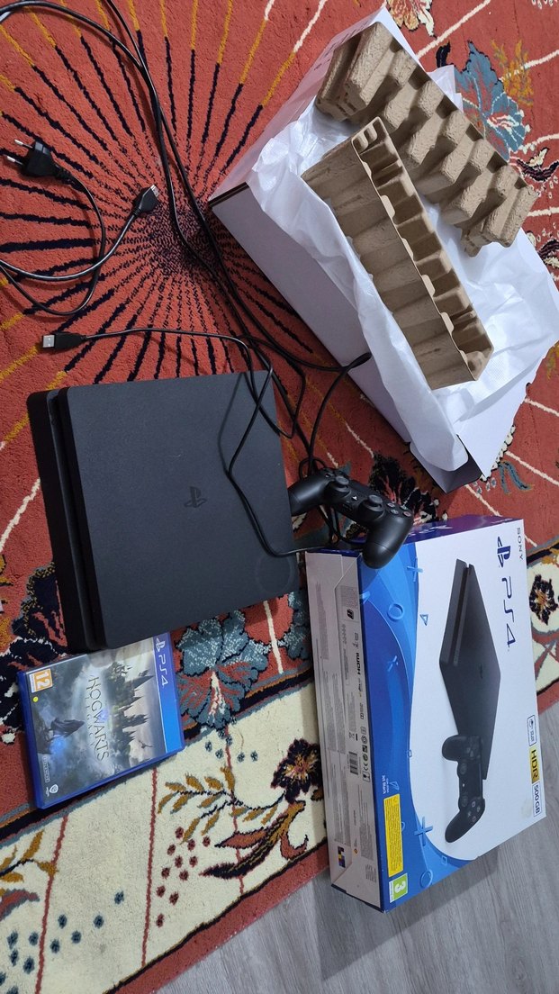 Sony PS4 Slim Oyun Konsolu ve Hogwarts Oyunu - Görsel 2