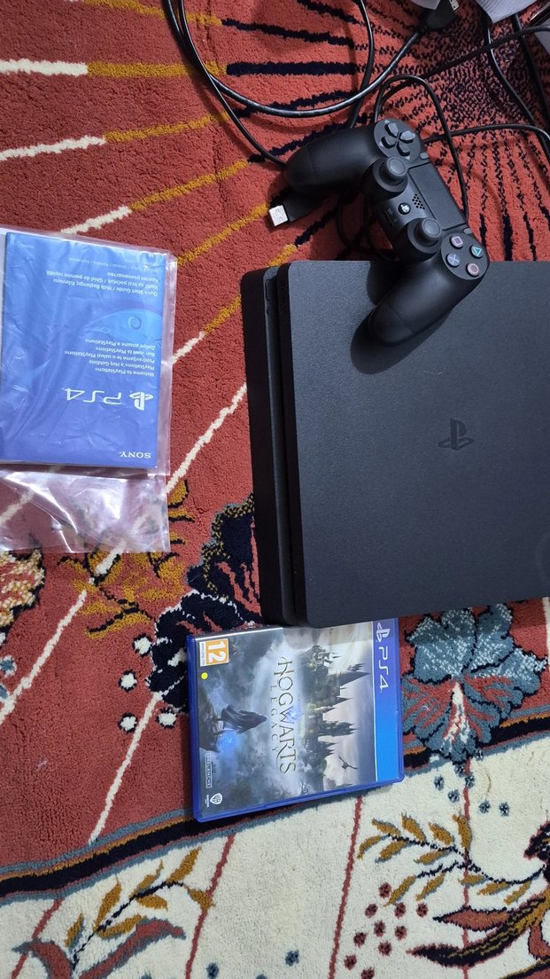 Sony PS4 Slim Oyun Konsolu ve Hogwarts Oyunu - Görsel 3