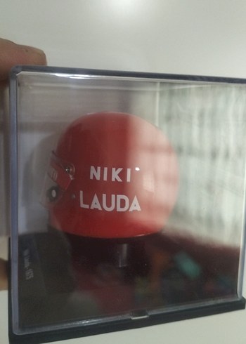 Niki Lauda 1975 Kırmızı Şampiyon Kaskı - Görsel 4