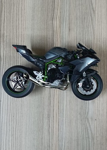kawasaki h2 Motosiklet Modeli 1:9 olcekli
koleksiyon ürünü - Görsel 4