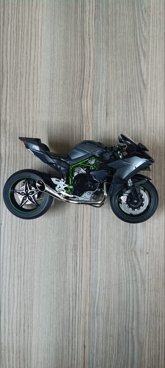 kawasaki h2 Motosiklet Modeli 1:9 olcekli
koleksiyon ürünü - Görsel 4