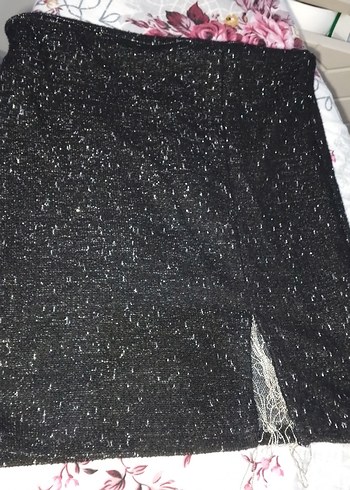 Zincir Detaylı Siyah Kadın Mini Etek - Görsel 4