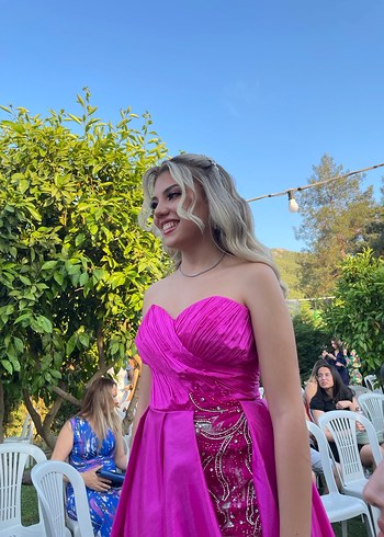 Pembe Drapeli Straplez Uzun Abiye önden yırtmaçlı şortlu - Görsel 3