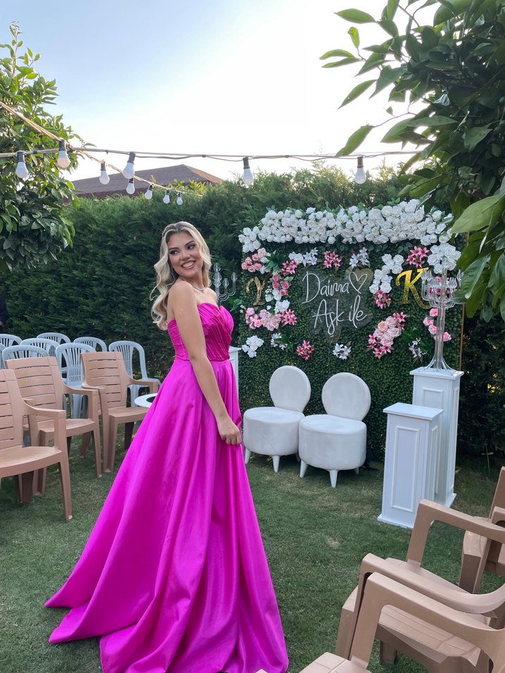 Pembe Drapeli Straplez Uzun Abiye önden yırtmaçlı şortlu - Görsel 2